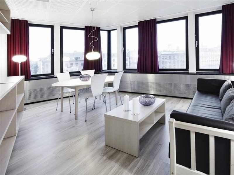 Manon Les Suites Guldsmeden Kodaň Exteriér fotografie Interior of a serviced apartment in Berlin, Germany